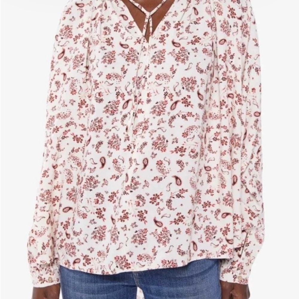 XiRENA Red and Pink Relaxed Buttoned Blouse